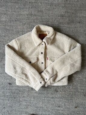 Levi's Cropped Sherpa Button-Up Jacket